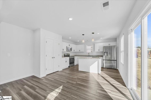 127 Ella B Lane, Easley, SC 29640
