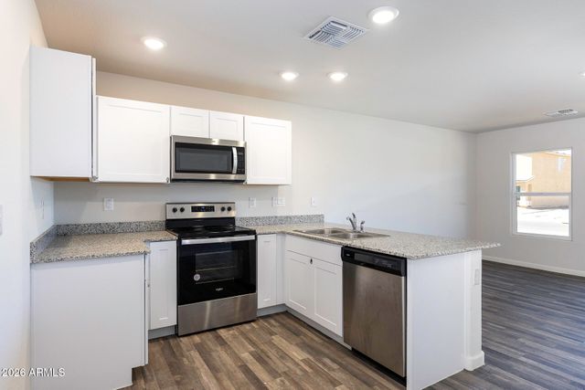 181 W DOUGLAS Avenue, Coolidge, AZ 85128