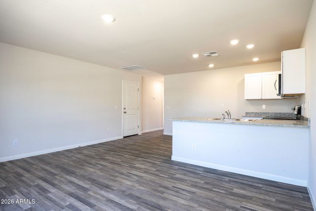 181 W DOUGLAS Avenue, Coolidge, AZ 85128