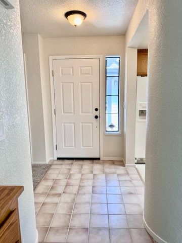 1205 Saddle Ct, Auburn, CA 95603