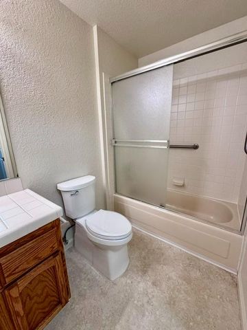 1205 Saddle Ct, Auburn, CA 95603