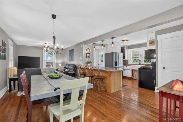 45 Park Street, Oxford Village, MI 48371