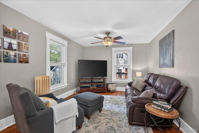 45 Park Street, Oxford Village, MI 48371