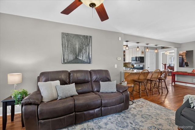 45 Park Street, Oxford Village, MI 48371