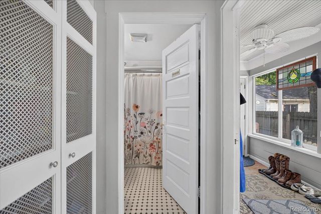 45 Park Street, Oxford Village, MI 48371