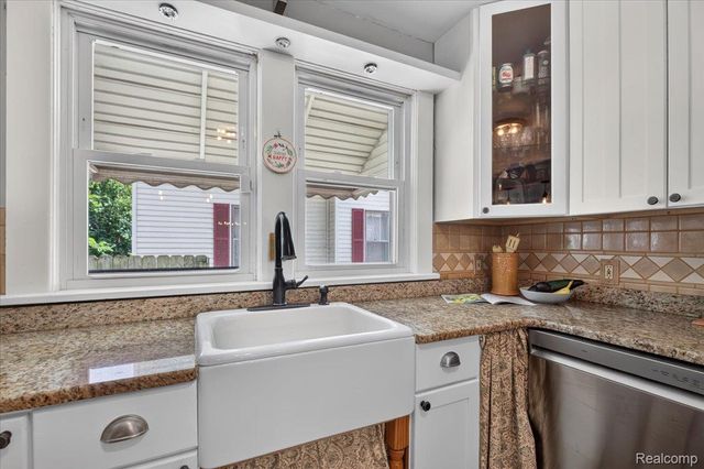 45 Park Street, Oxford Village, MI 48371