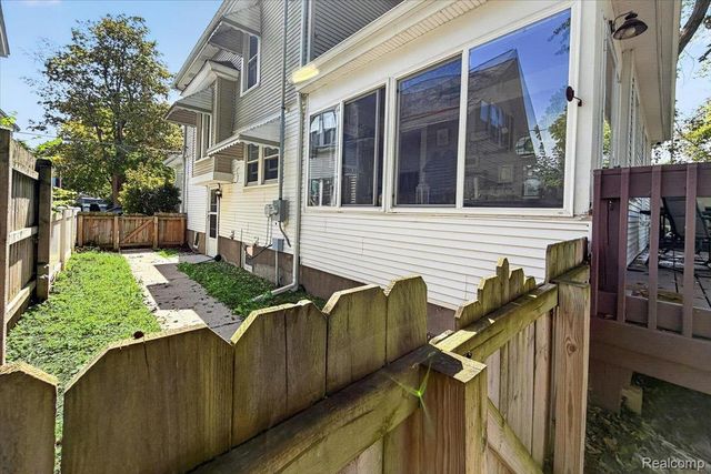 45 Park Street, Oxford Village, MI 48371