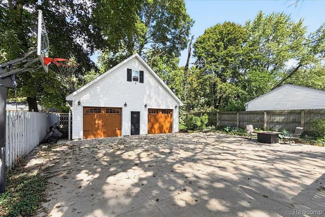 45 Park Street, Oxford Village, MI 48371