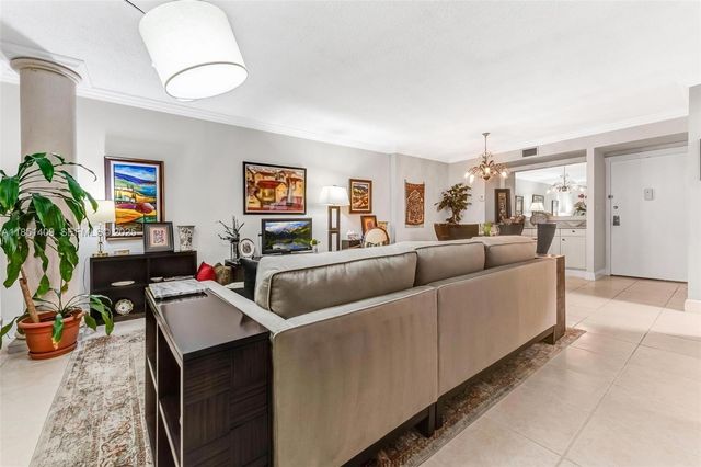4330 Hillcrest Dr 516 516, Hollywood, FL 33021