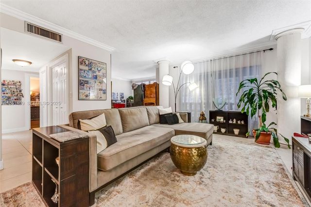 4330 Hillcrest Dr 516 516, Hollywood, FL 33021