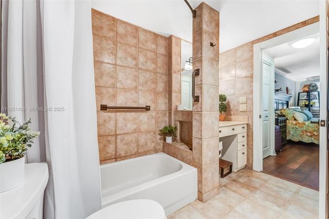 4330 Hillcrest Dr 516 516, Hollywood, FL 33021