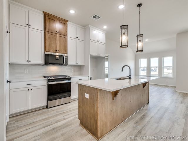 7510 E 90th Place North, Owasso, OK 74055