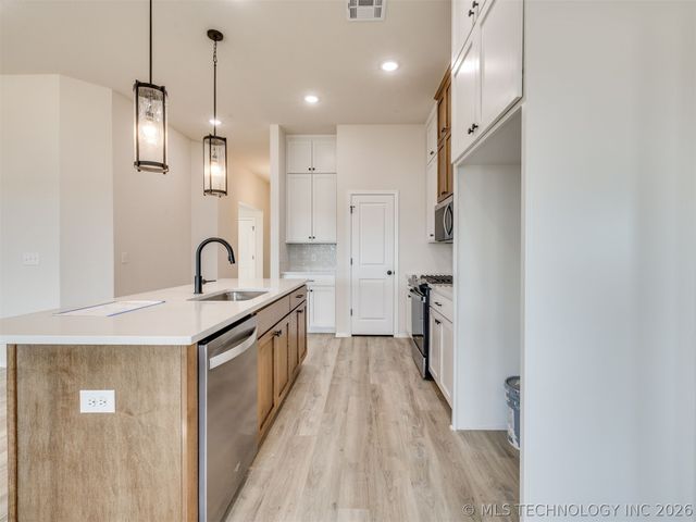 7510 E 90th Place North, Owasso, OK 74055