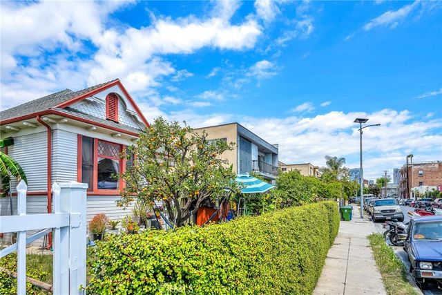 2261 W 15th Street, Los Angeles, CA 90006