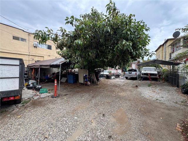 2261 W 15th Street, Los Angeles, CA 90006