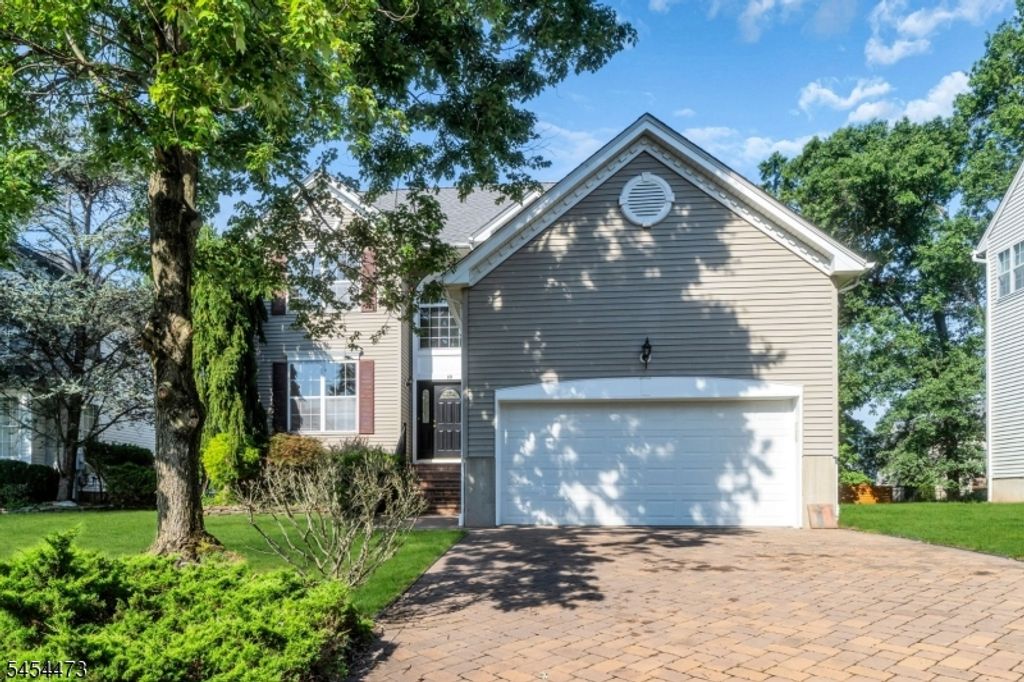 10 Sutton Ct, Bridgewater Twp., NJ 08807 — exterior