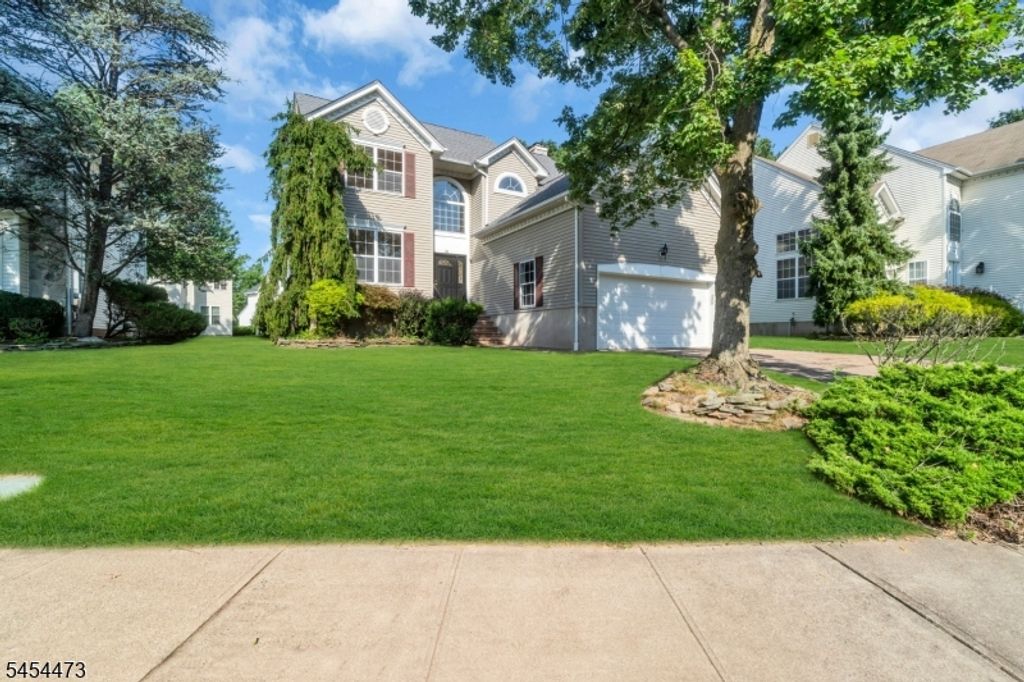 10 Sutton Ct, Bridgewater Twp., NJ 08807 — photo 2
