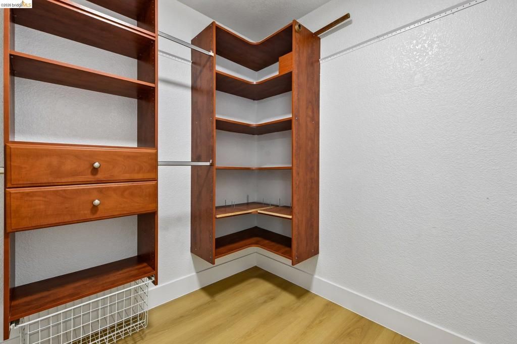 Image 28 of property listing at 9020 Pembridge Dr, Elk Grove, CA 95624