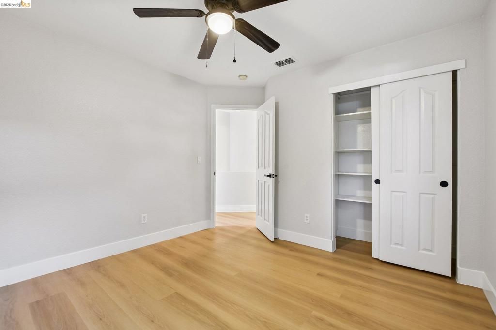 Image 34 of property listing at 9020 Pembridge Dr, Elk Grove, CA 95624