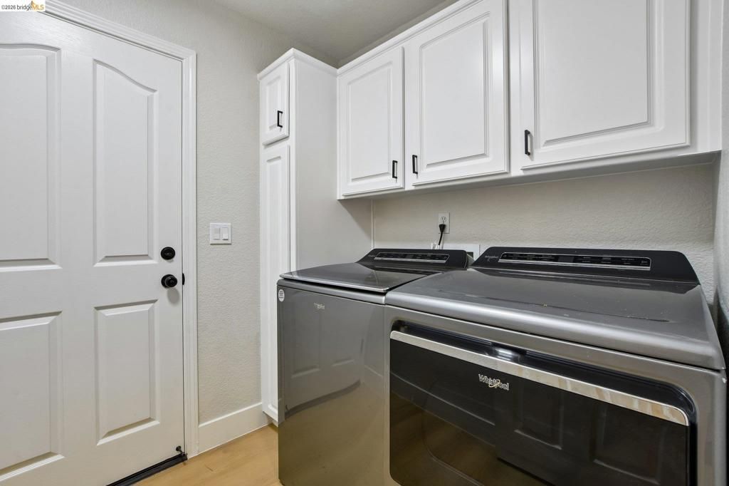 Image 35 of property listing at 9020 Pembridge Dr, Elk Grove, CA 95624