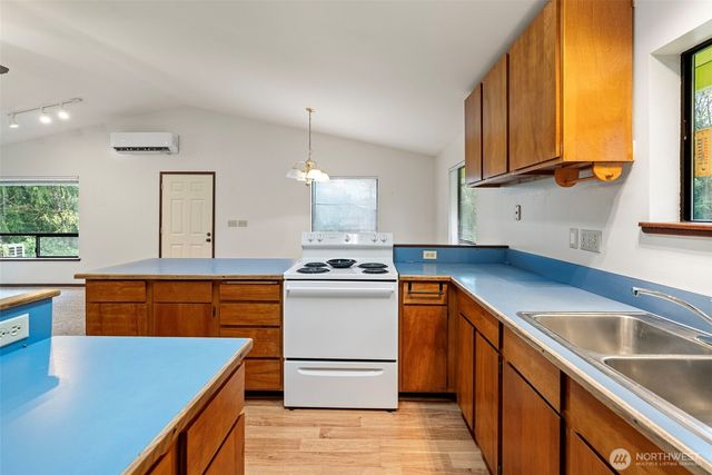 1376 Higher Ground Lane, Port Orchard, WA 98366