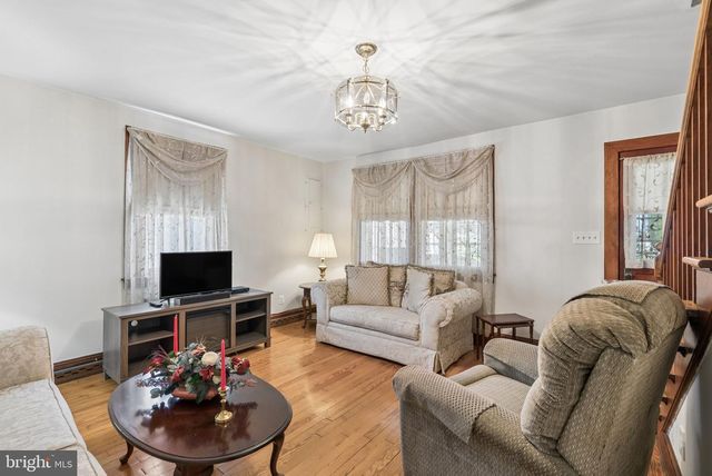 19 SOLOMONS ISLAND RD, Annapolis, MD 21401