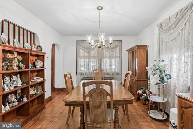 19 SOLOMONS ISLAND RD, Annapolis, MD 21401