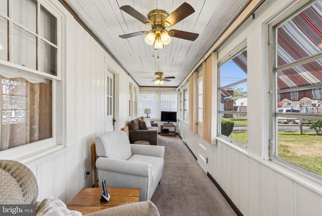 19 SOLOMONS ISLAND RD, Annapolis, MD 21401