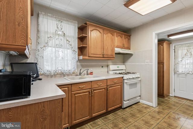 19 SOLOMONS ISLAND RD, Annapolis, MD 21401