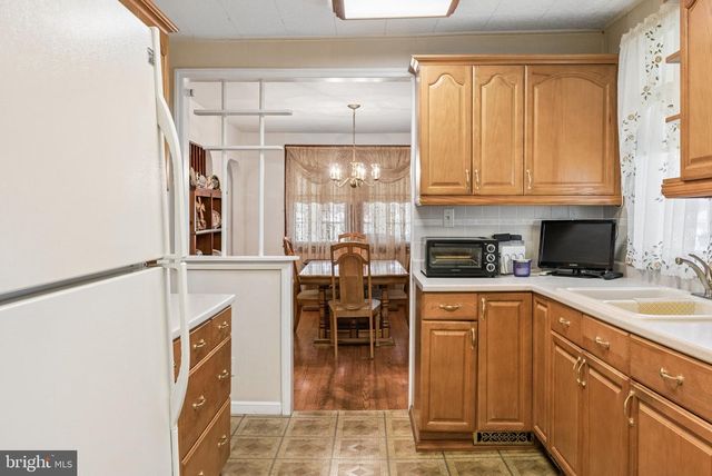 19 SOLOMONS ISLAND RD, Annapolis, MD 21401