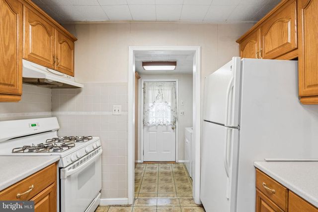 19 SOLOMONS ISLAND RD, Annapolis, MD 21401