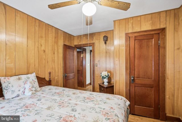 19 SOLOMONS ISLAND RD, Annapolis, MD 21401