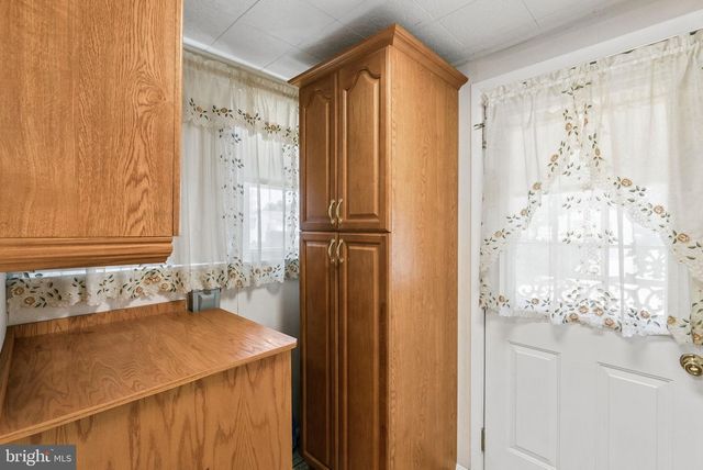 19 SOLOMONS ISLAND RD, Annapolis, MD 21401