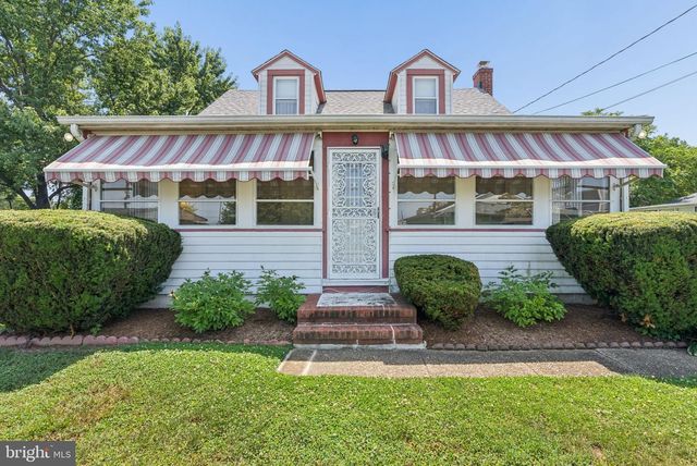 19 SOLOMONS ISLAND RD, Annapolis, MD 21401