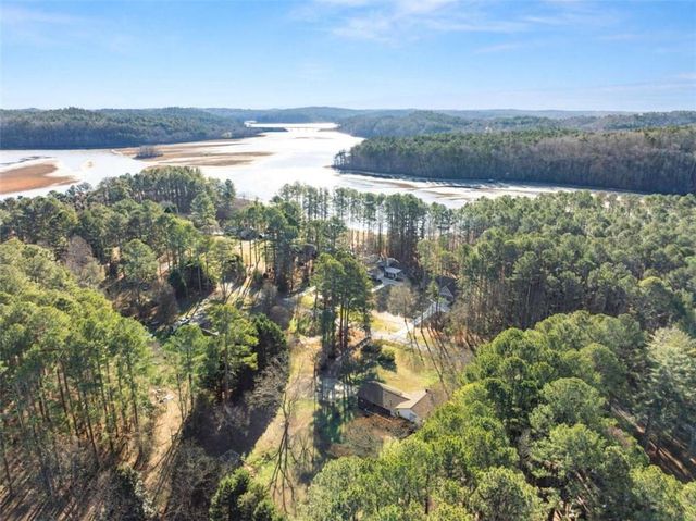 588 Estatohe Circle, Toccoa, GA 30577