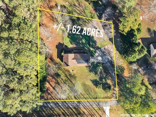 588 Estatohe Circle, Toccoa, GA 30577