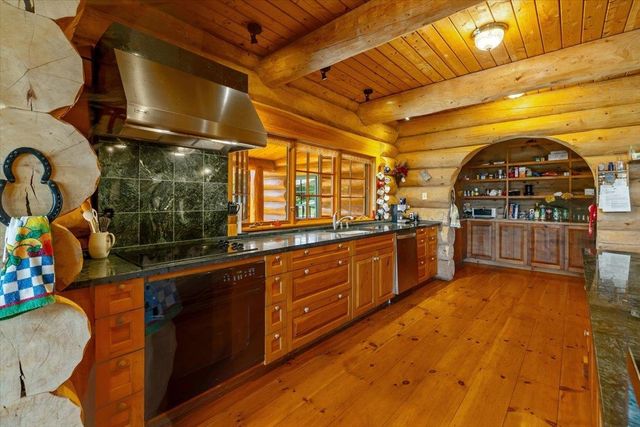 256 Rockledge Drive, North Hero, VT 05474