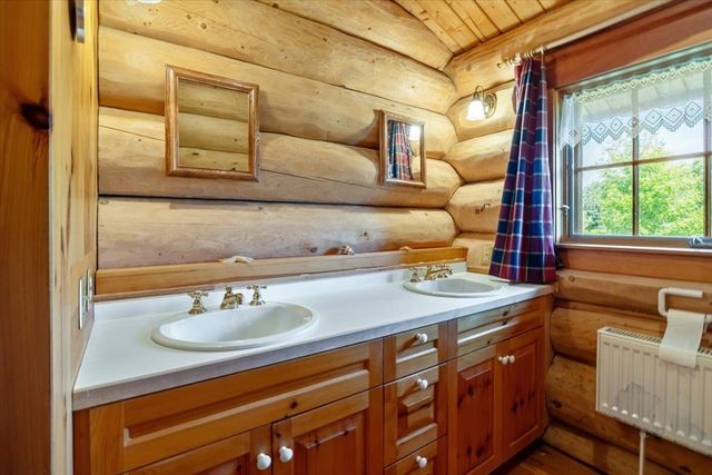 256 Rockledge Drive, North Hero, VT 05474