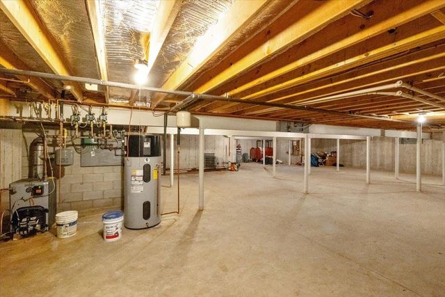 256 Rockledge Drive, North Hero, VT 05474