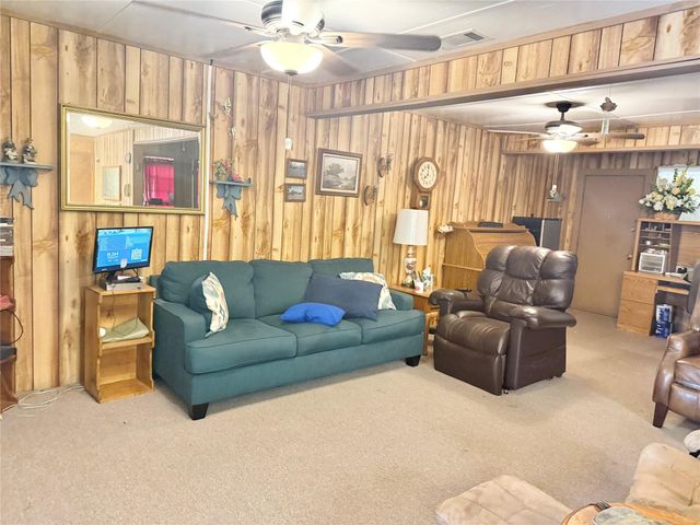 210 Magnolia Cove, Onalaska, TX 77360