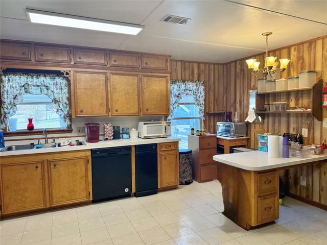 210 Magnolia Cove, Onalaska, TX 77360