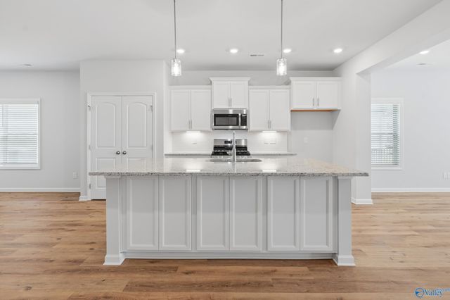 17426 Brooklawn Street, Athens, AL 35611