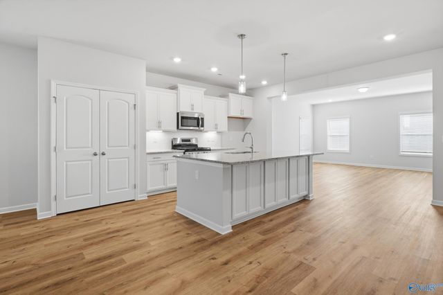 17426 Brooklawn Street, Athens, AL 35611