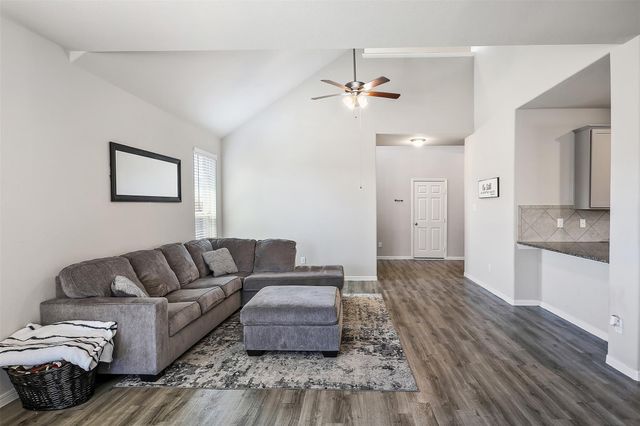 2210 Windy Grove Drive, Texas City, TX 77568