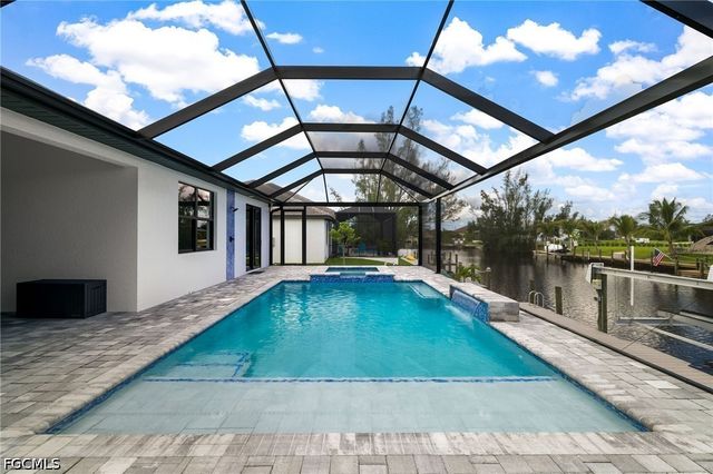 1806 NW 38th PL, Cape Coral, FL 33993