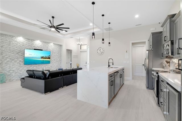 1806 NW 38th PL, Cape Coral, FL 33993