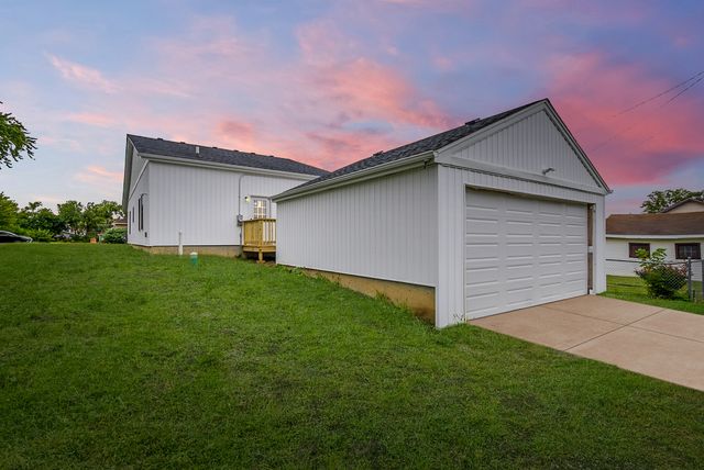 94 W 30th Place, South Chicago Heights, IL 60411