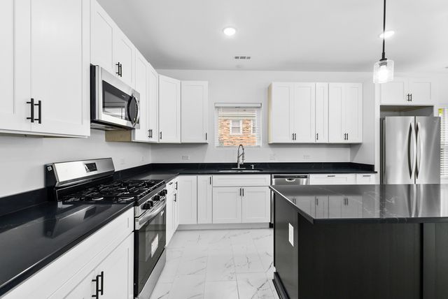94 W 30th Place, South Chicago Heights, IL 60411