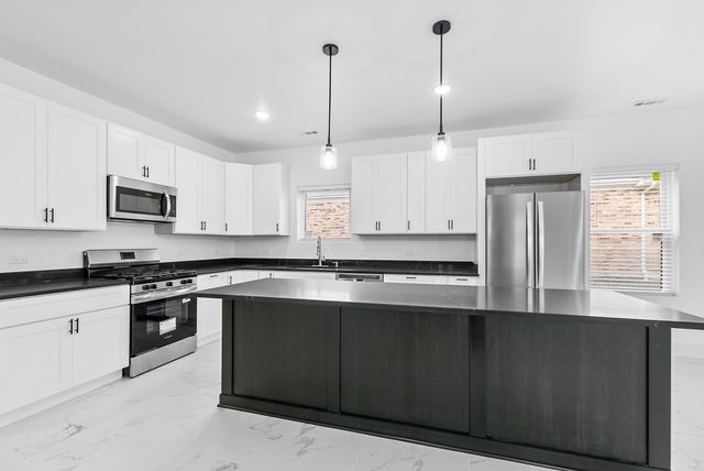 94 W 30th Place, South Chicago Heights, IL 60411