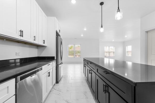 94 W 30th Place, South Chicago Heights, IL 60411